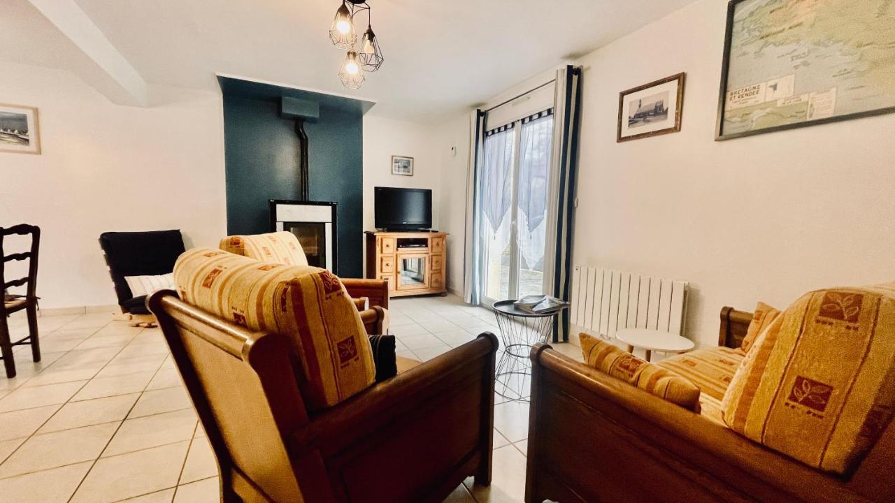 Maison spacieuse à deux pas de la plage Roscanvel Esterno foto