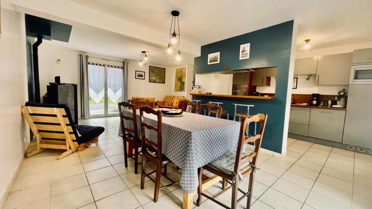 Maison spacieuse à deux pas de la plage Roscanvel Esterno foto